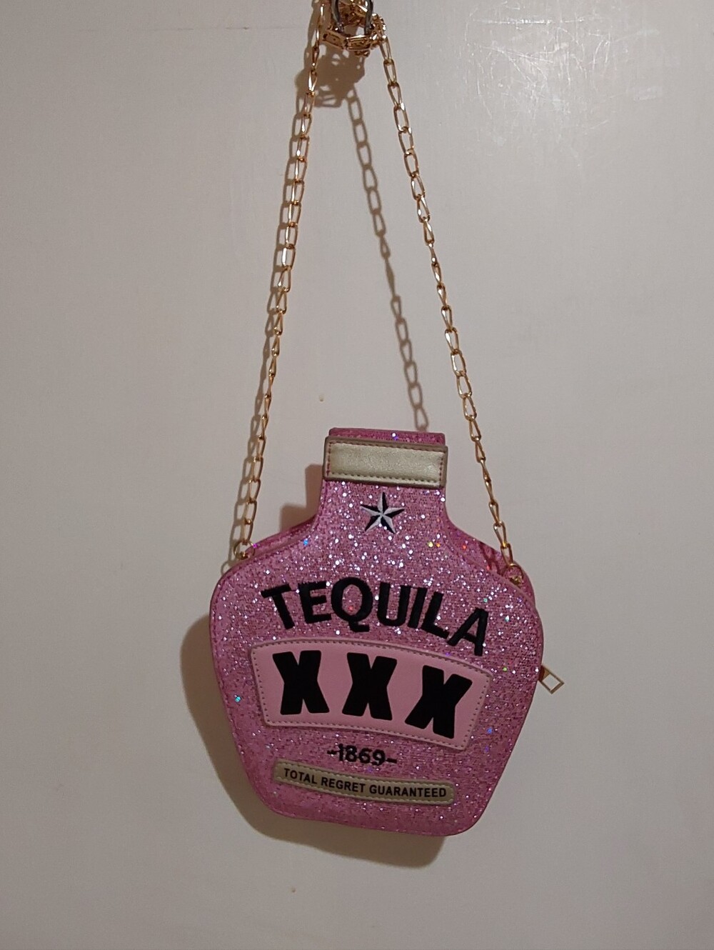 🌺 Like New & SO FUN! Pink Glitter 'Tequila XXX' Novelty Bag w/Chain